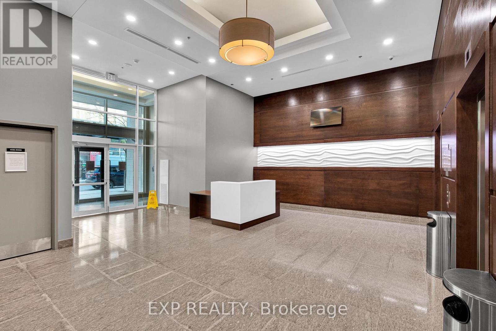 #612 238 BESSERER STREET - 20