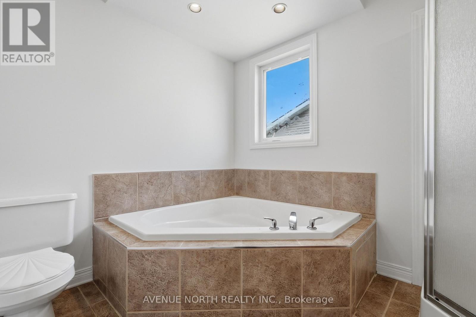 2101 CATHERINE STREET - Image 22