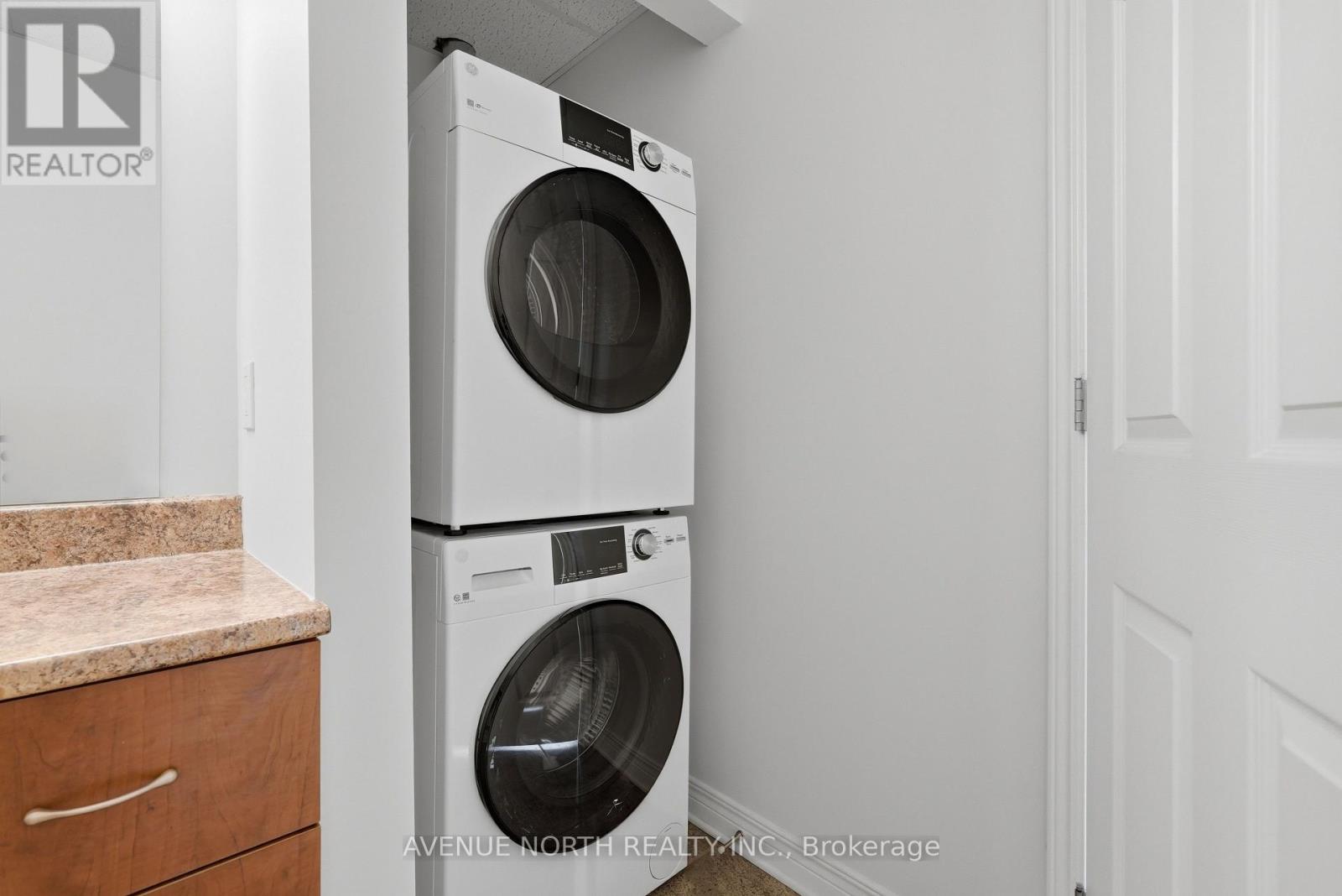 2101 CATHERINE STREET - Image 32