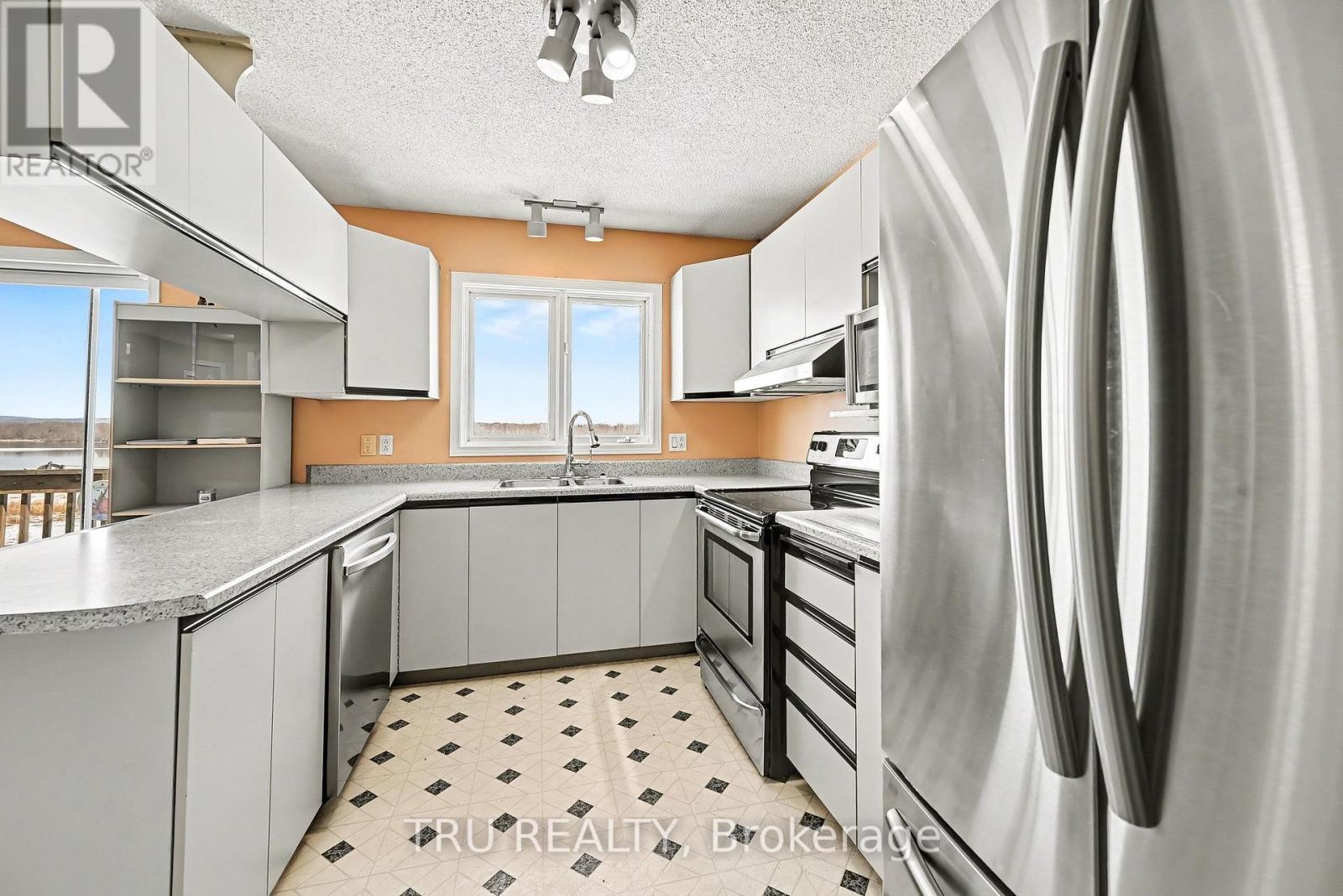 3717 PRUDHOMME ROAD - 11