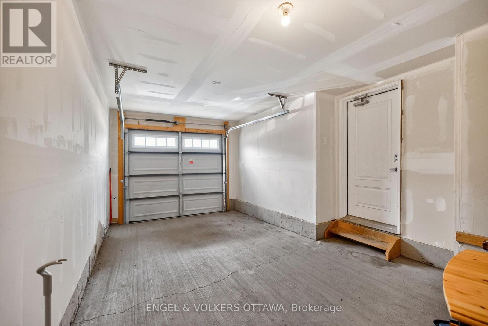 4 Bed, 3 Bath House for Sale in Ottawa – 547 CLEMENCY CRESCENT, Ottawa – MLS# X13633912 - Image 26