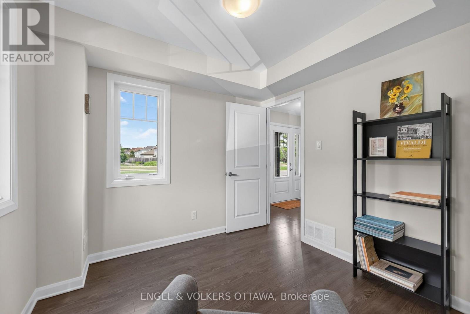 4 Bed, 3 Bath House for Sale in Ottawa – 547 CLEMENCY CRESCENT, Ottawa – MLS# X13633912 - Image 6