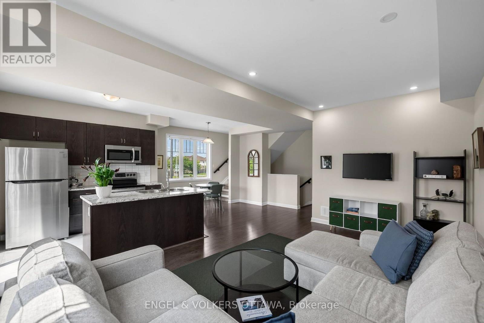 4 Bed, 3 Bath House for Sale in Ottawa – 547 CLEMENCY CRESCENT, Ottawa – MLS# X13633912 - Image 9