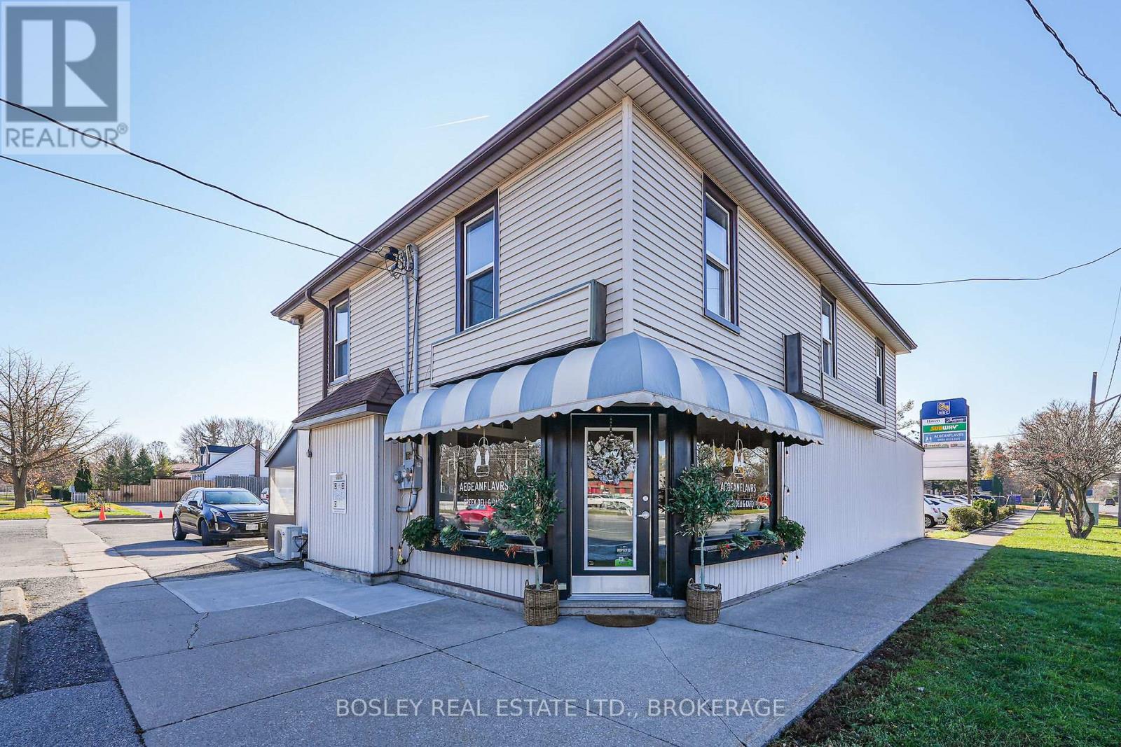 UNIT 10 - 242 MARY STREET