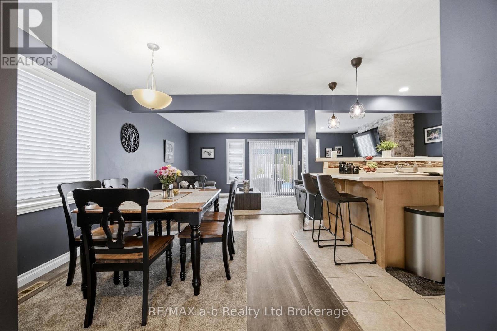 507 HUMMINGBIRD CRESCENT - 4