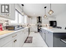 4pc Ensuite bath - 4433 Belmont, Comber, ON N0P1J0 Photo 12