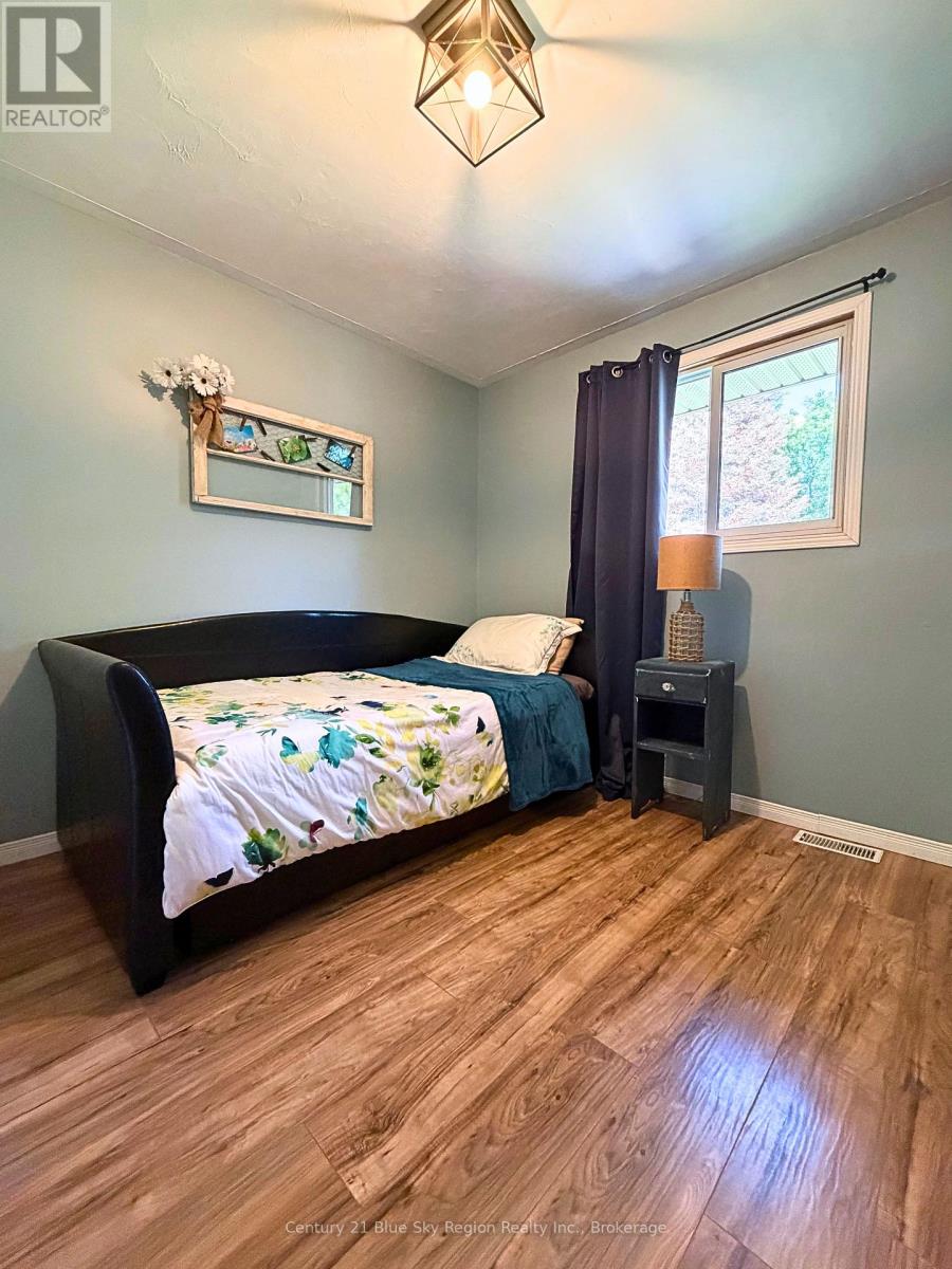 940 LILY STREET - 19