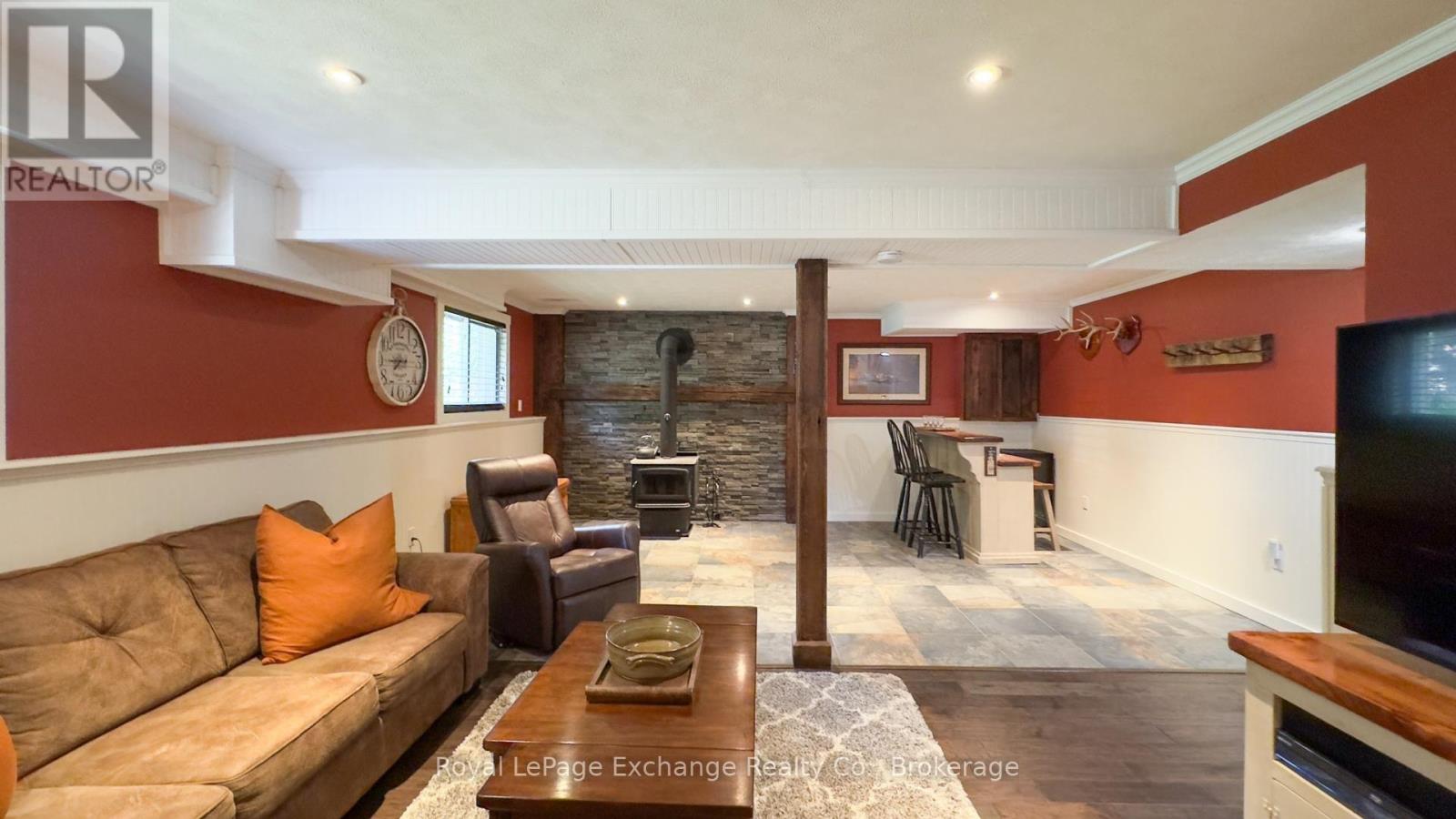 29 ANNE MARIE CRESCENT - 21