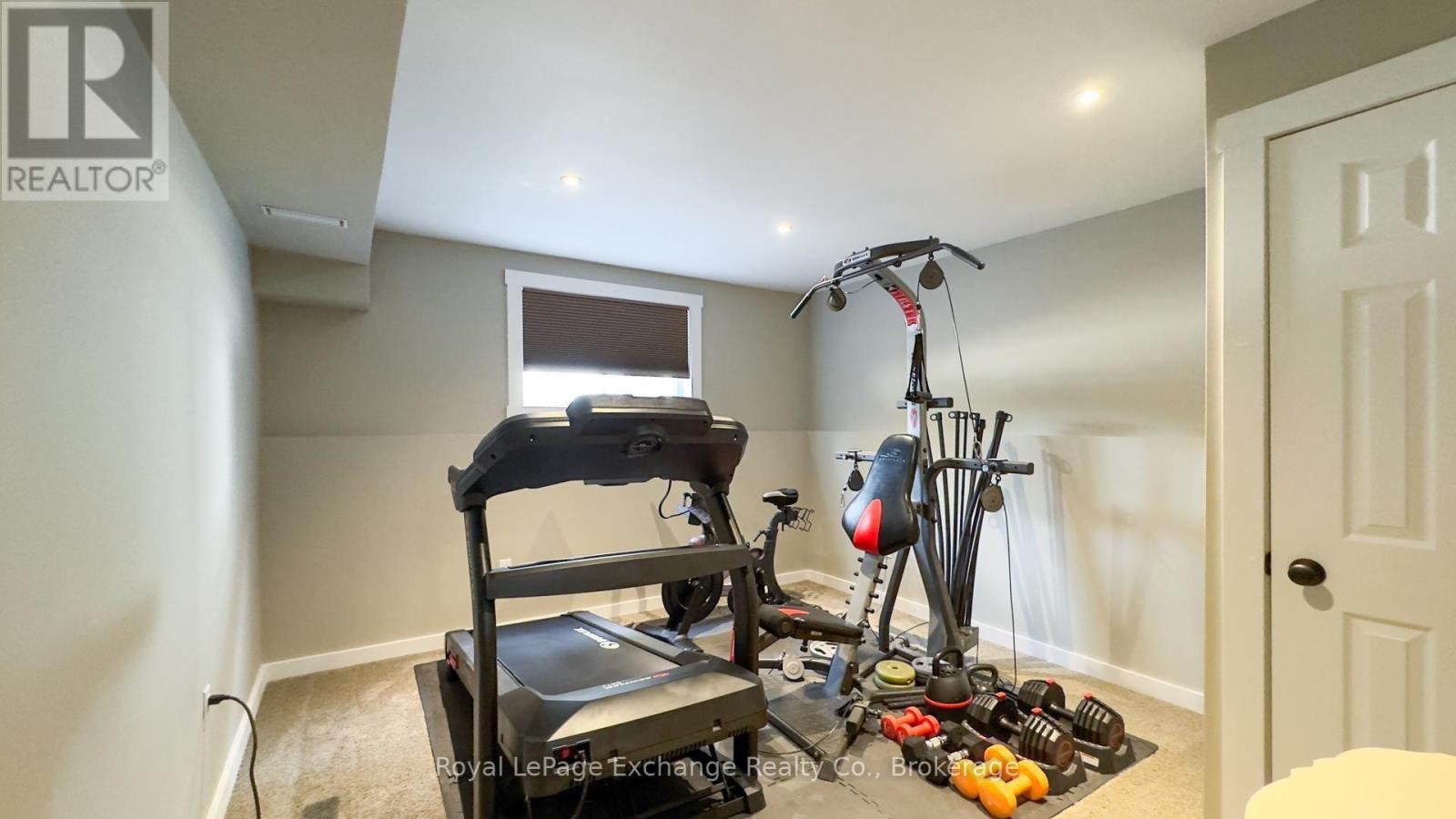 29 ANNE MARIE CRESCENT - 25