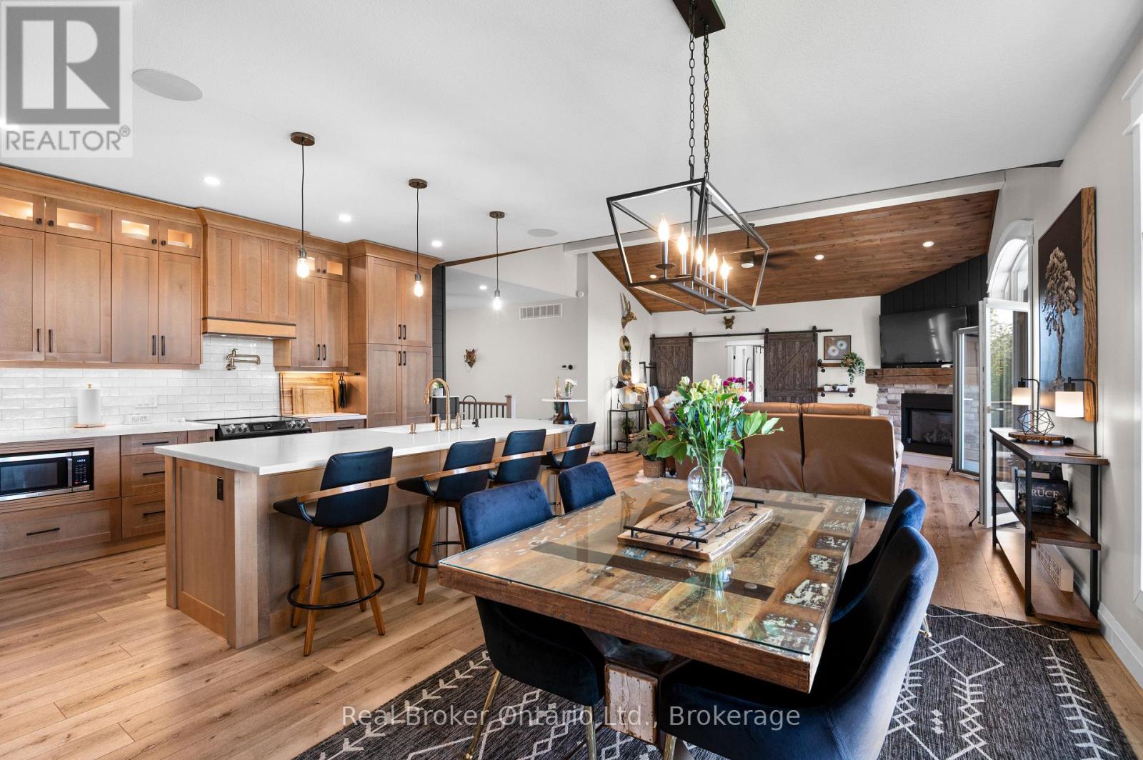 156 PINE VIEW DRIVE - Image 10