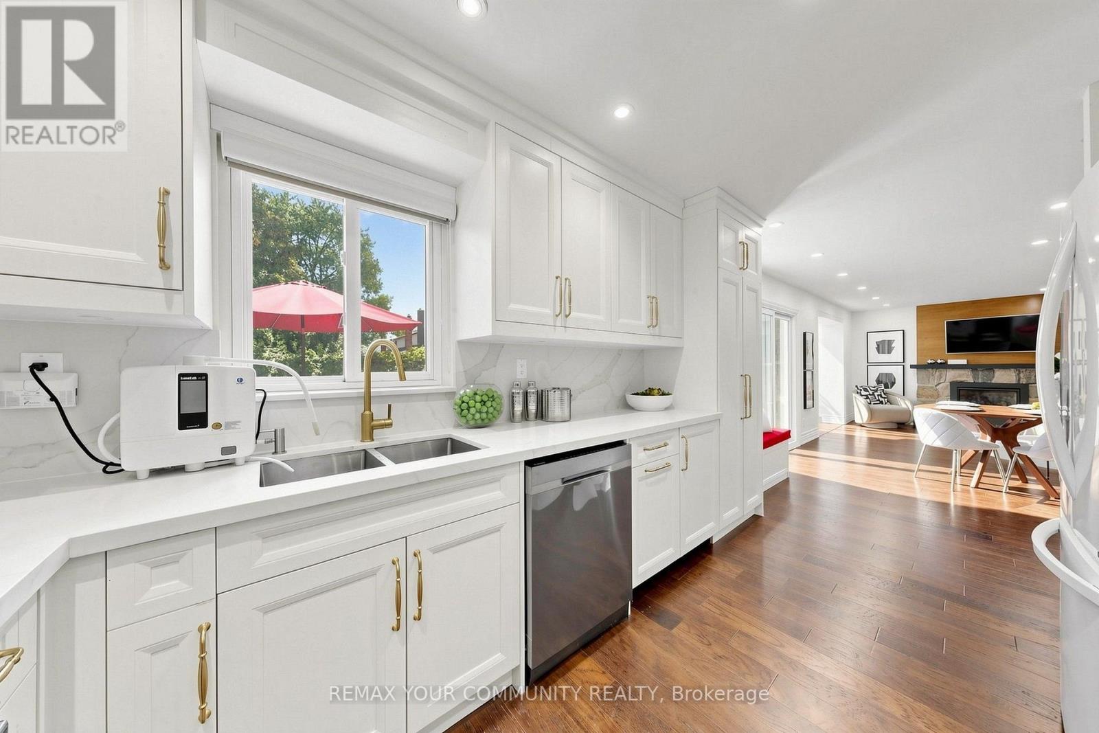 3 COBBLESTONE DRIVE - 10