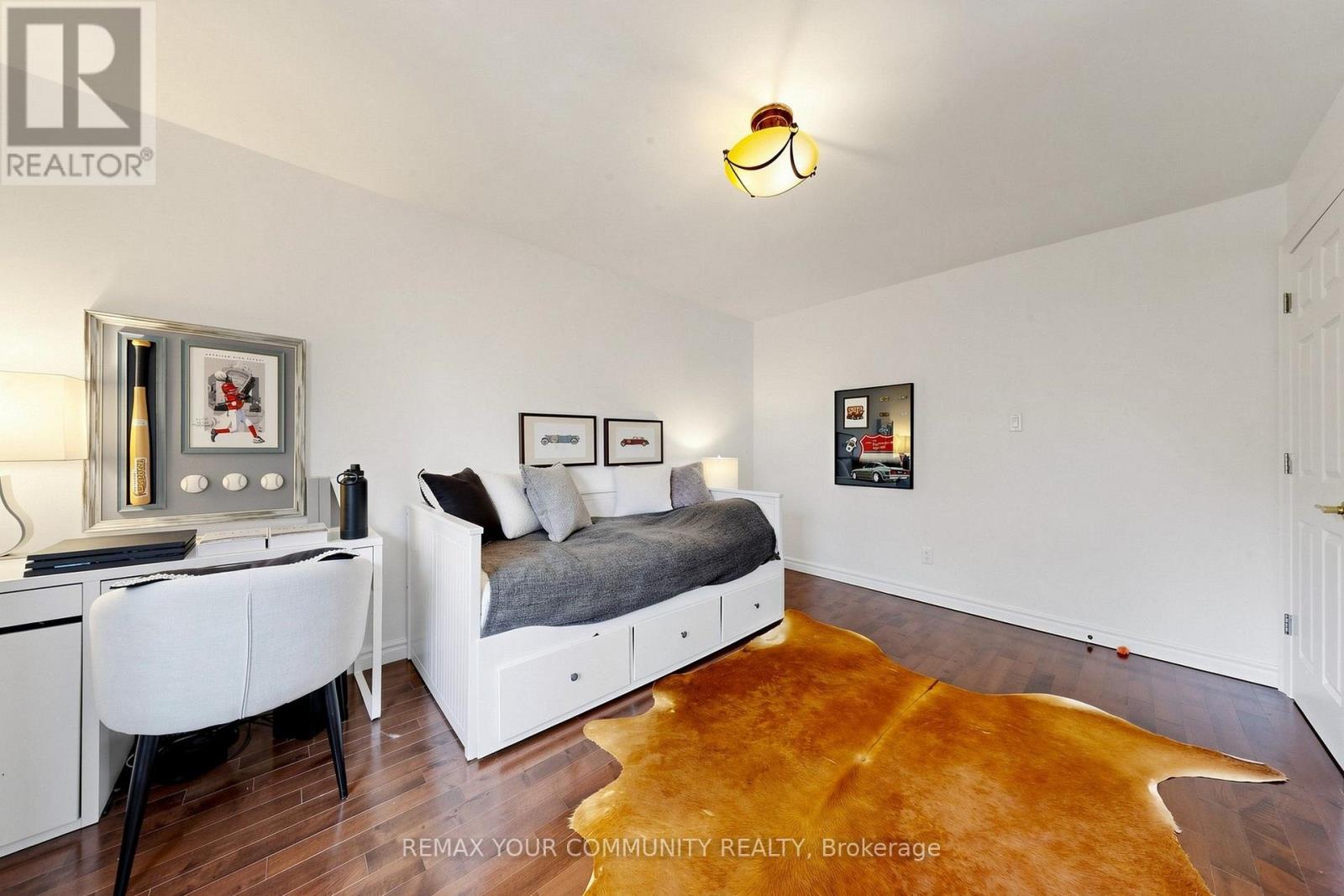 3 COBBLESTONE DRIVE - 32