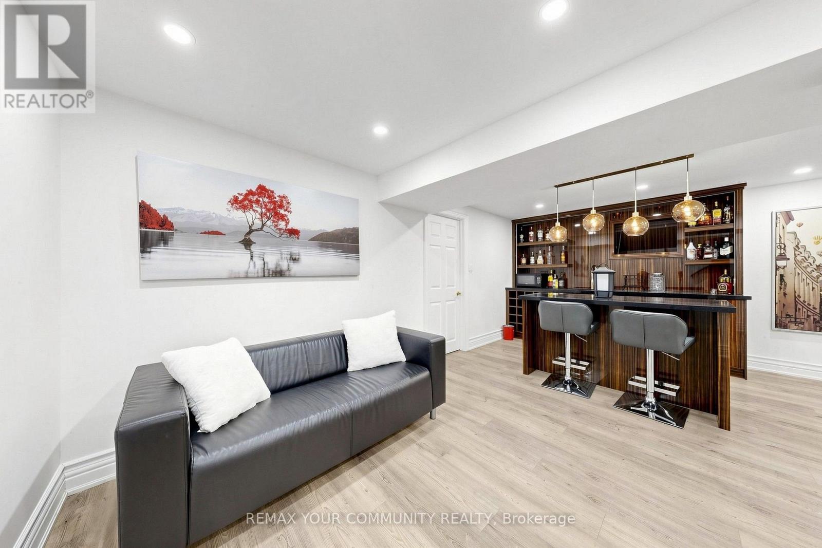 3 COBBLESTONE DRIVE - 39