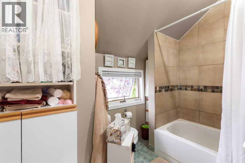 140 6 Street Southeast - Photo 28