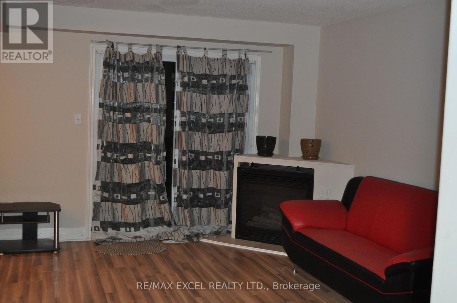 111 BRADSTONE SQUARE - 4