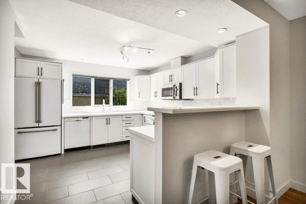 9321 98 AV NW - Image 11