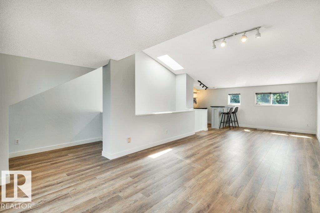 9321 98 AV NW - Image 33