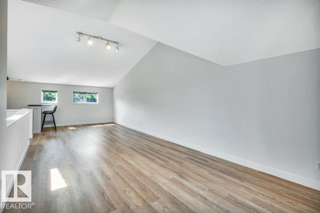 9321 98 AV NW - 34