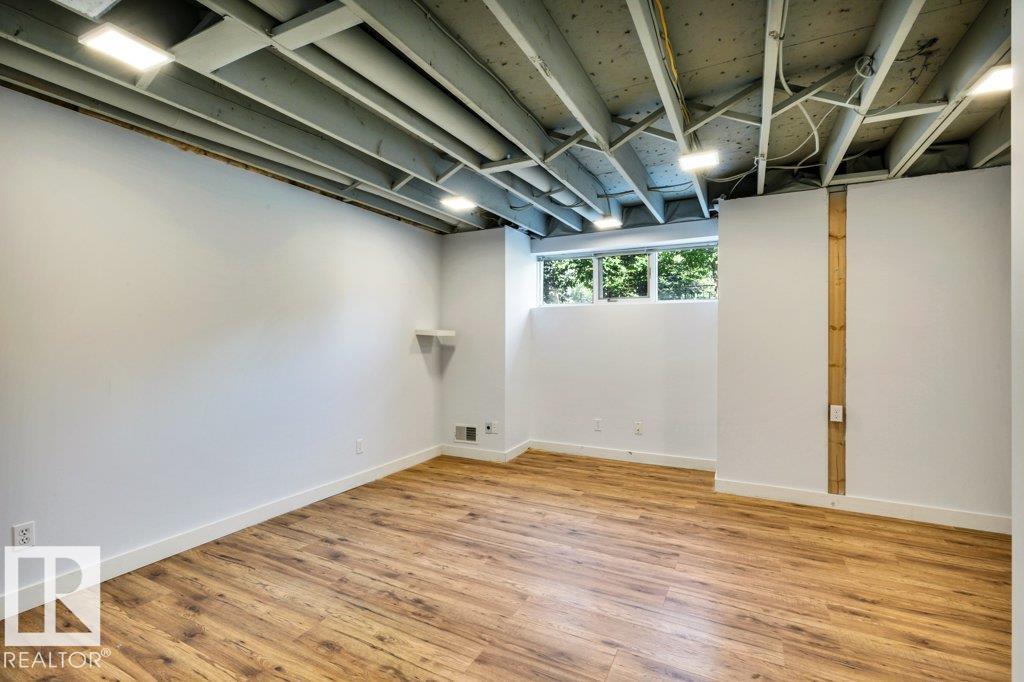 9321 98 AV NW - 38