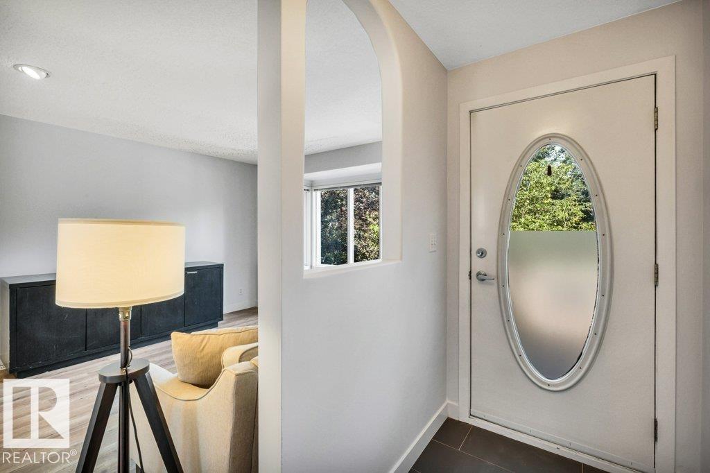 9321 98 AV NW - Image 3