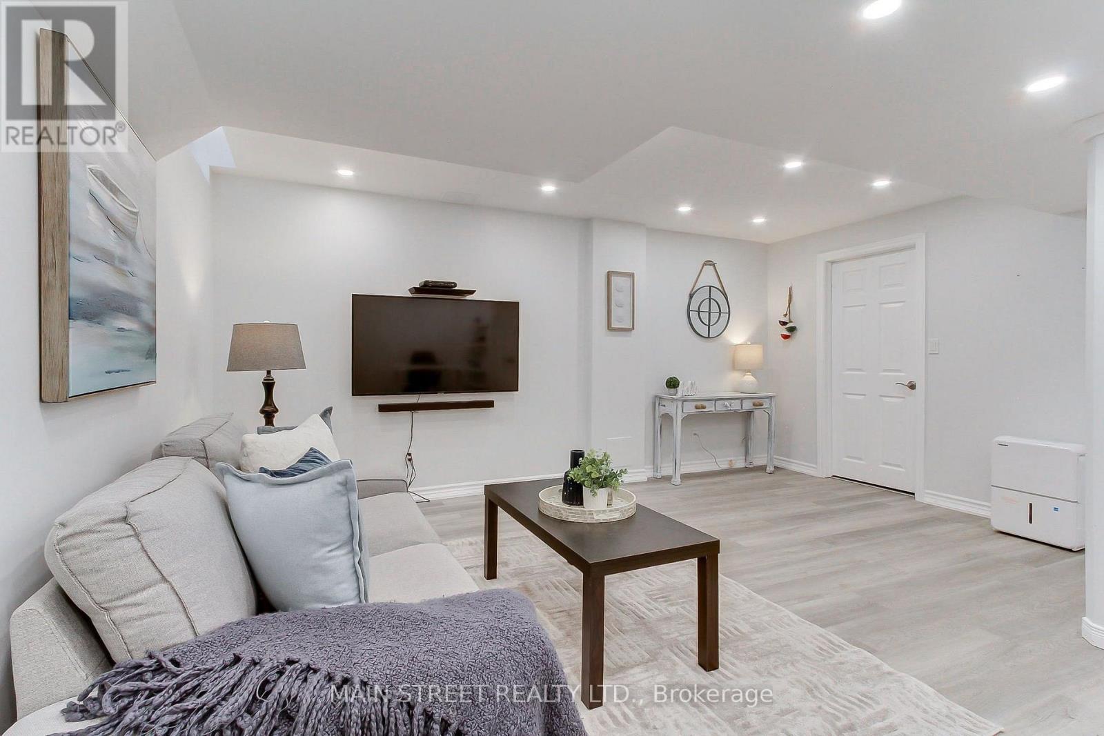 70 DUNSMORE CRESCENT - 22