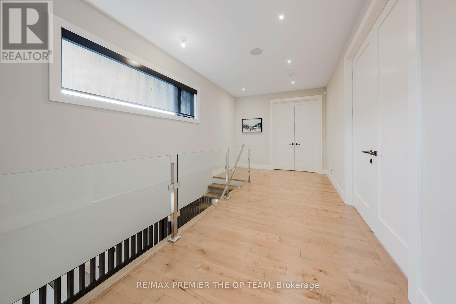 54 CHELTENHAM AVENUE - 23