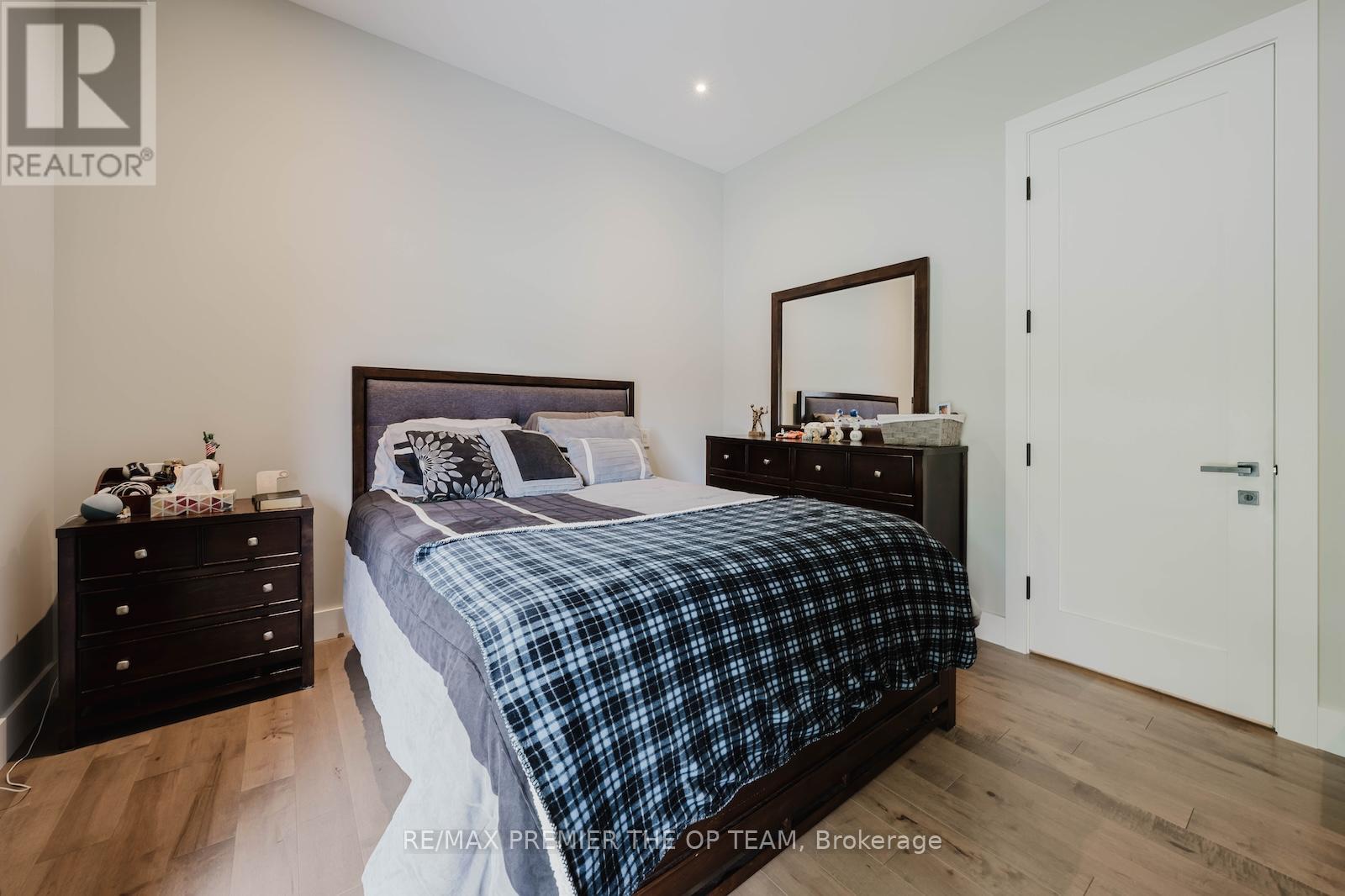 54 CHELTENHAM AVENUE - 25