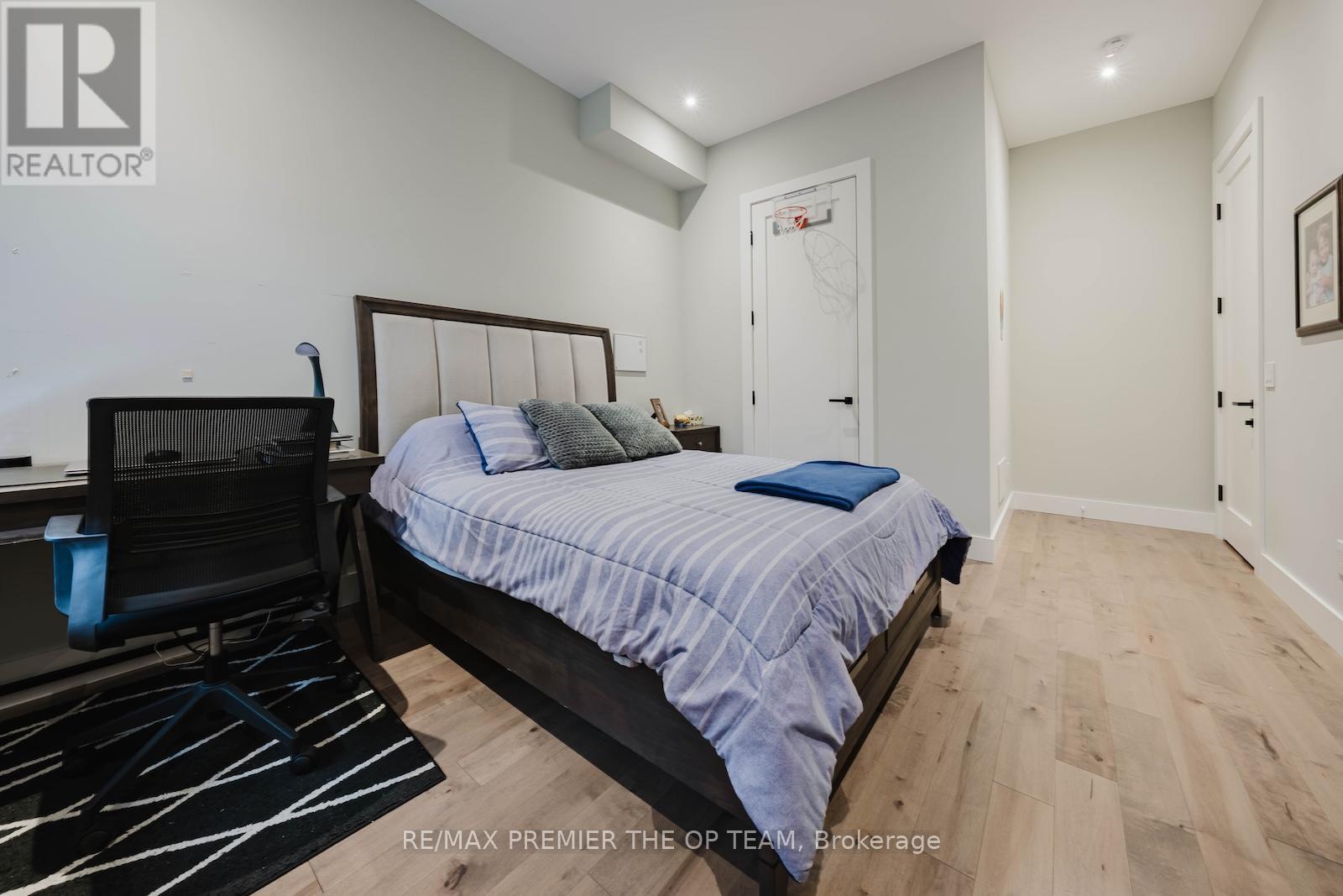 54 CHELTENHAM AVENUE - 28