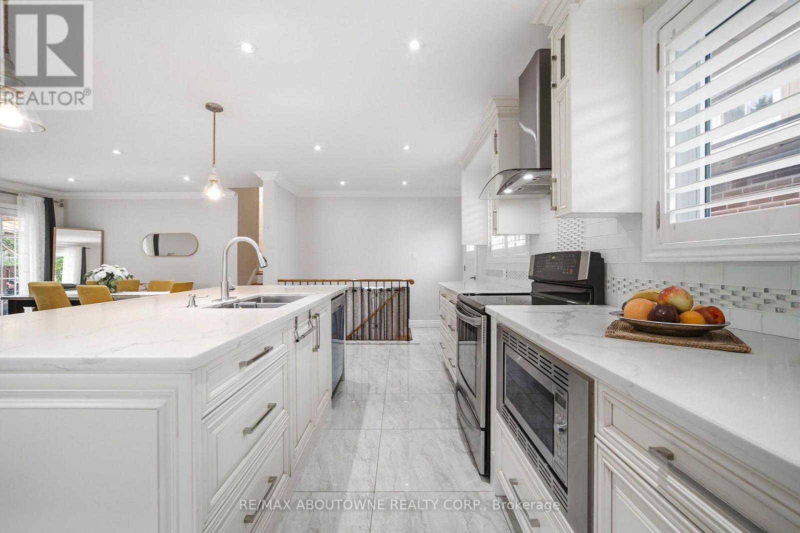 6346 NEUCHATEL ROAD - 4
