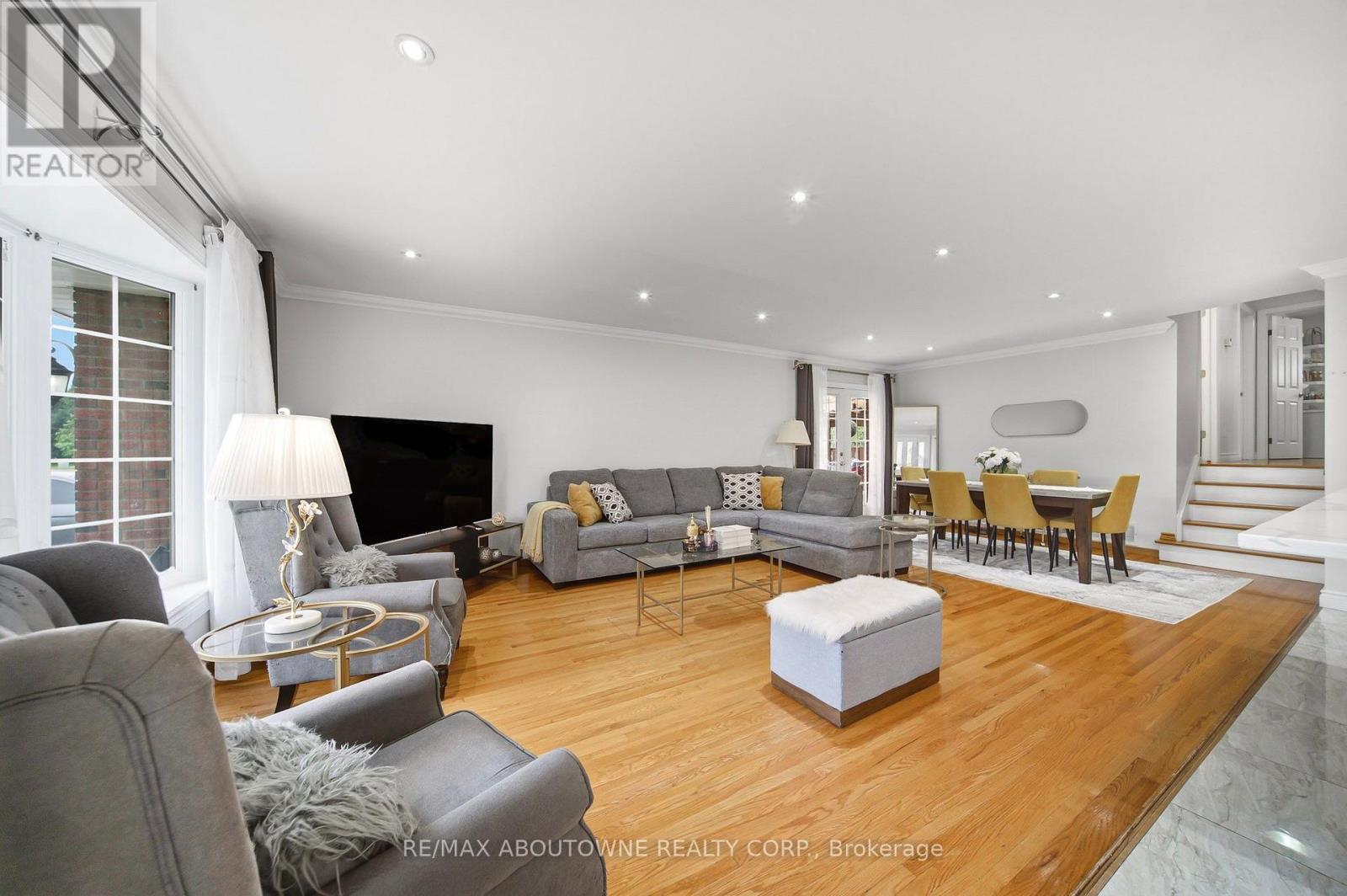 6346 NEUCHATEL ROAD - 8