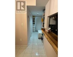 Foyer - #1402 - 3 Hickory Tree Road, Toronto, ON M9N3W5 Photo 6