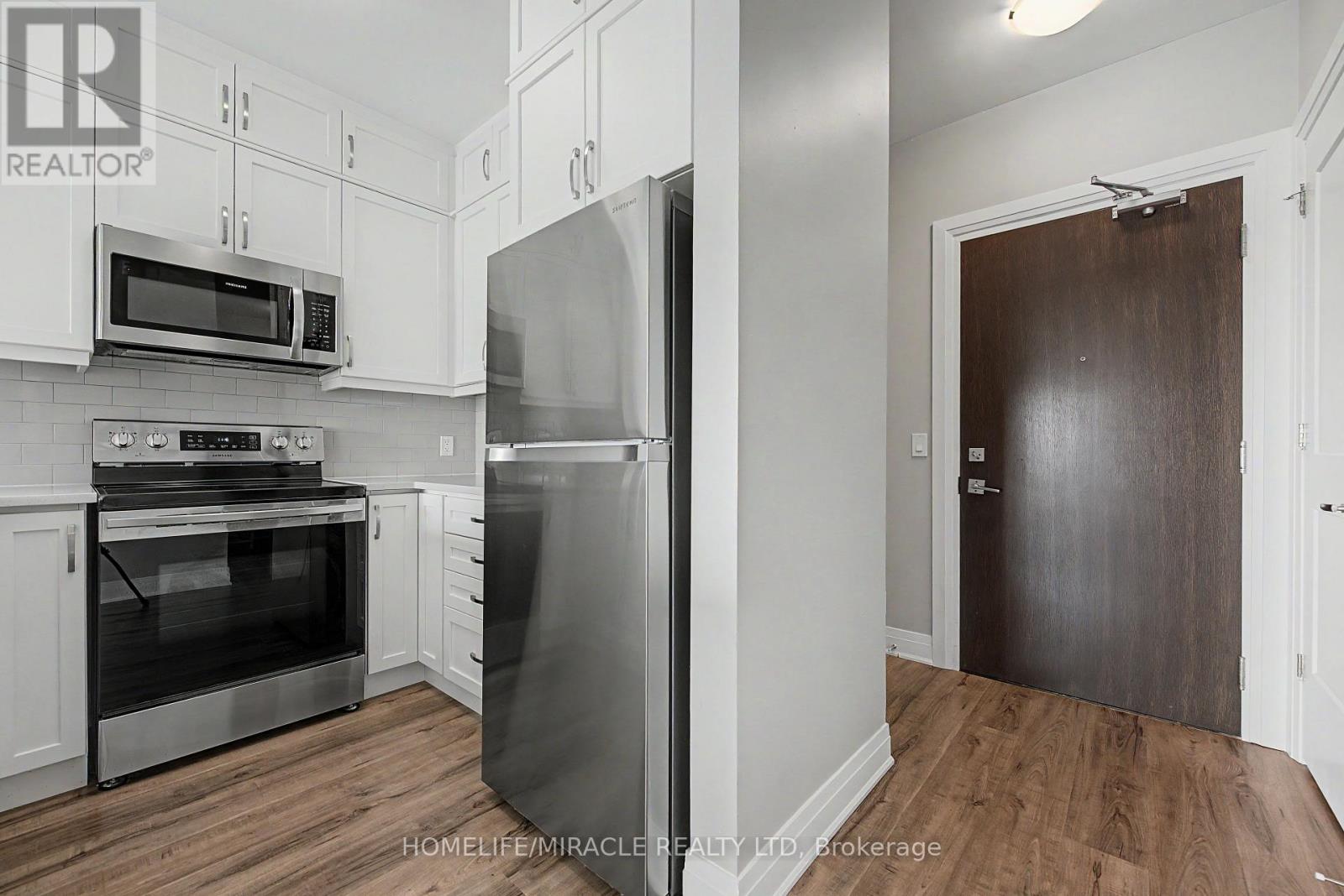 #215 102 GROVEWOOD COMMON - Image 15