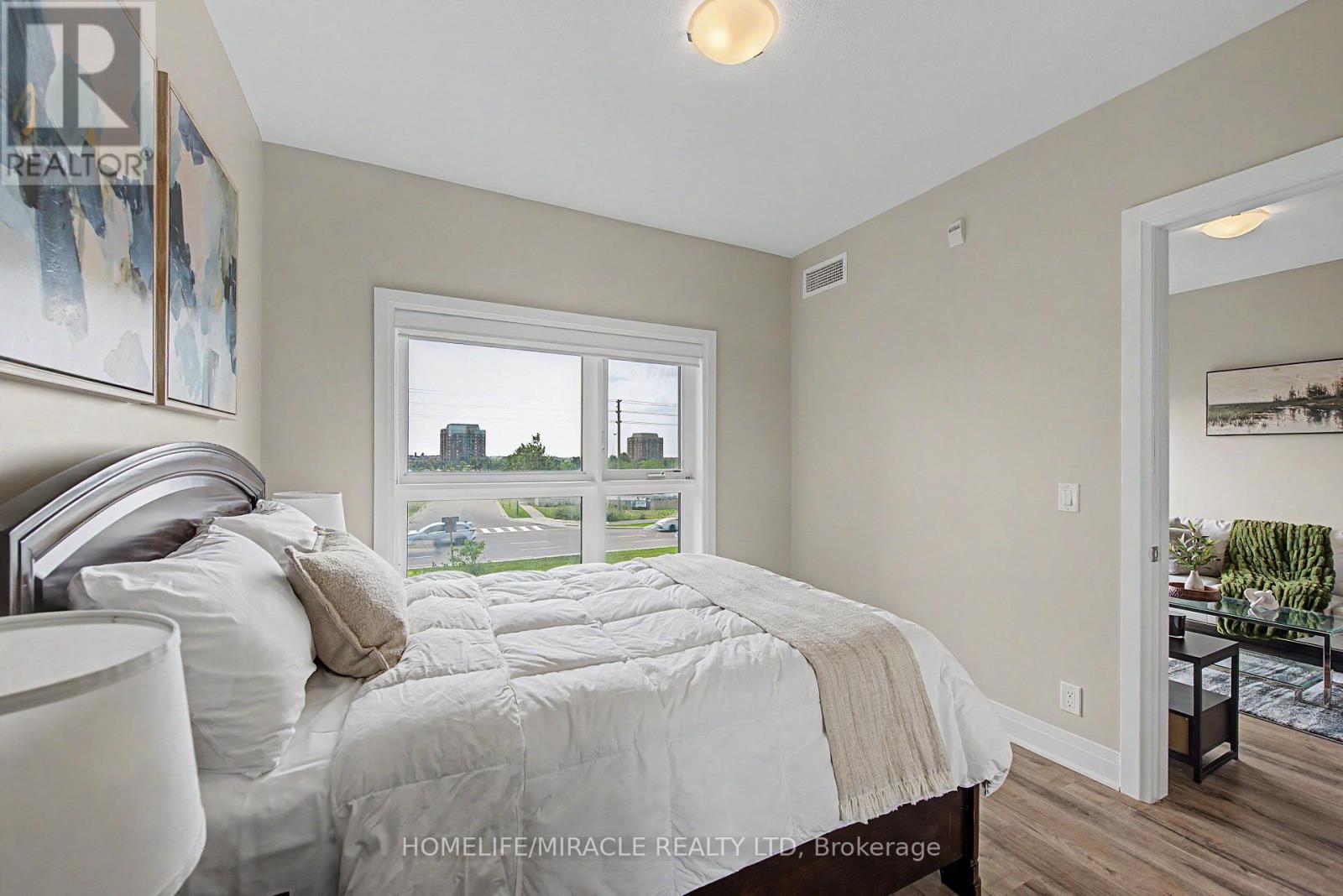 #215 102 GROVEWOOD COMMON - 24