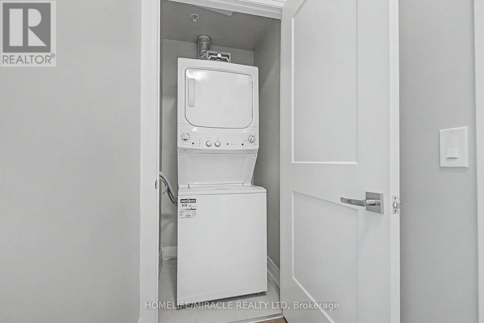 #215 102 GROVEWOOD COMMON - Image 27