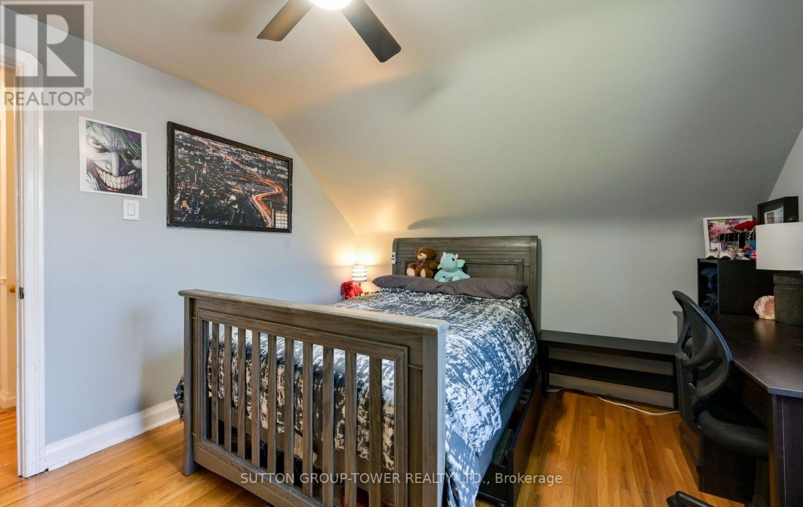 8 YVONNE AVENUE N - Image 25