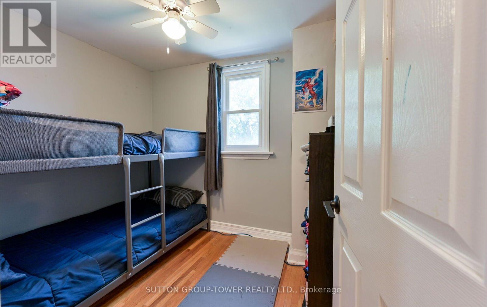 8 YVONNE AVENUE N - 26