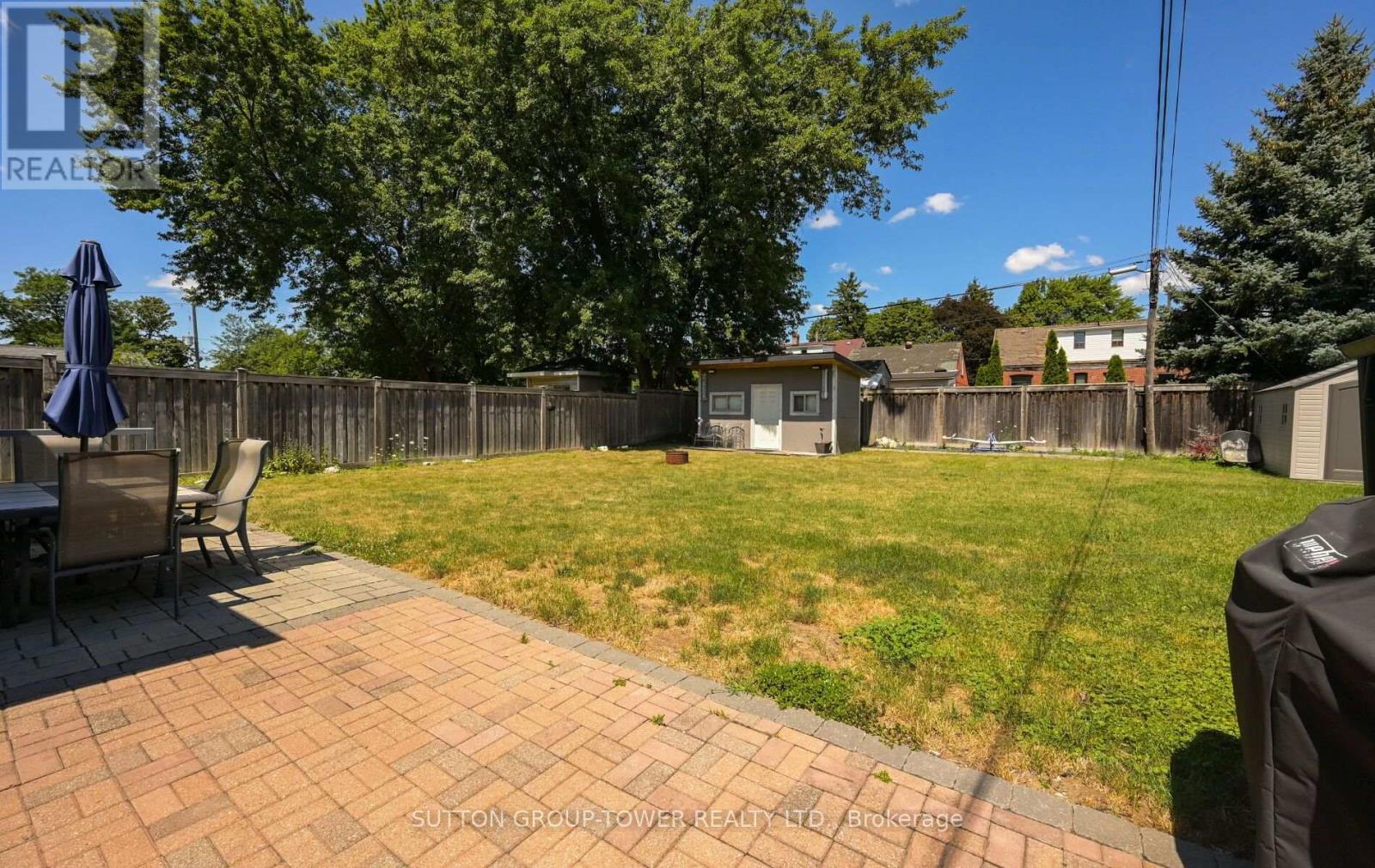 8 YVONNE AVENUE N - Image 47