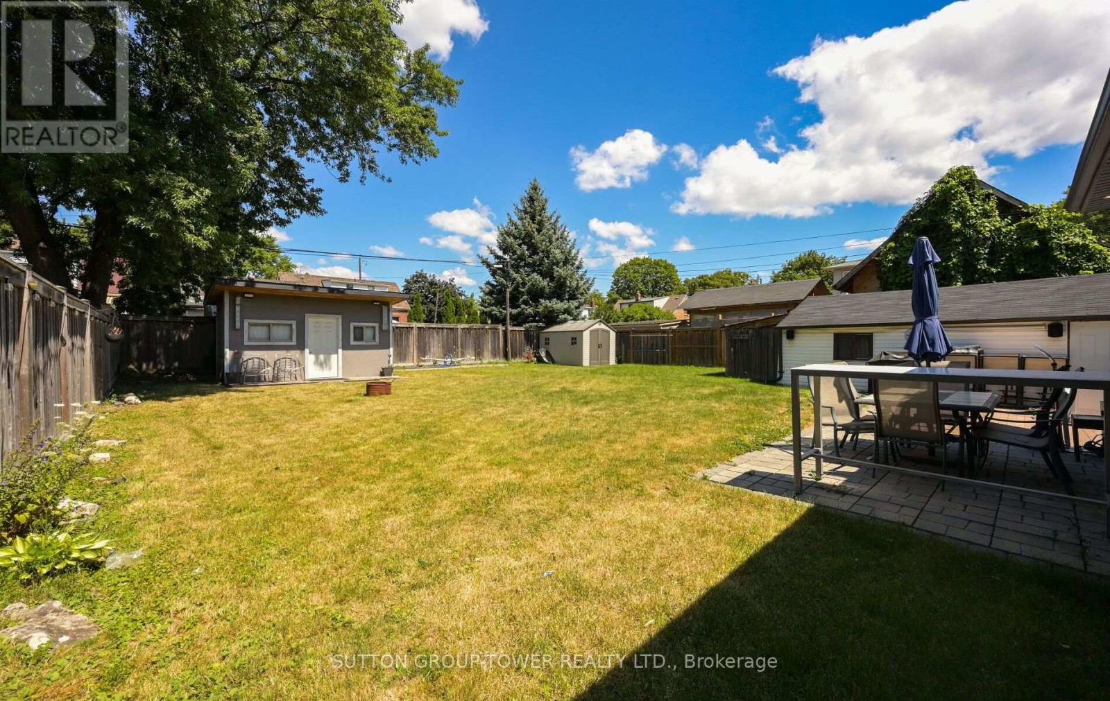 8 YVONNE AVENUE N - 49