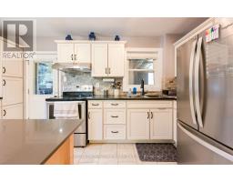 8 Yvonne Avenue N, Toronto, ON M3L1C7 Photo 16