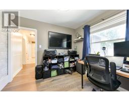8 Yvonne Avenue N, Toronto, ON M3L1C7 Photo 18