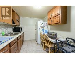 8 Yvonne Avenue N, Toronto, ON M3L1C7 Photo 37