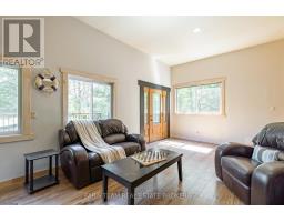 1226 Baseline Road, Gravenhurst, ON P0E1N0 Photo 14