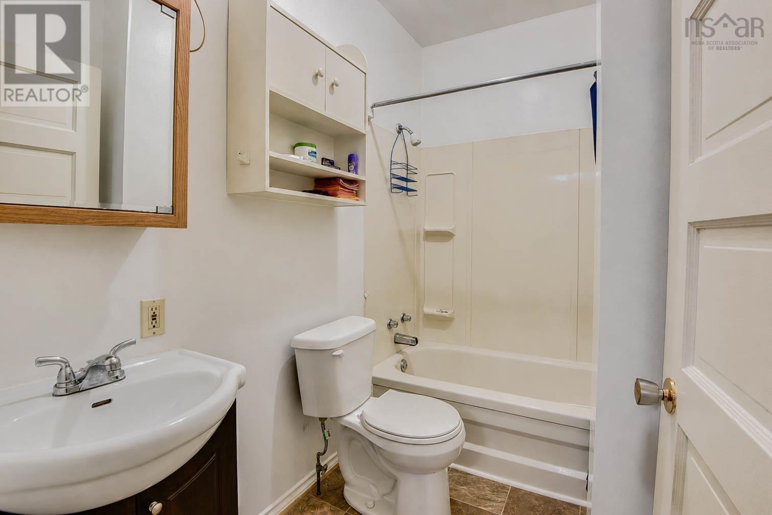 65 View Street - 32