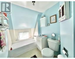 13 Beaumont Avenue thumbnail 33