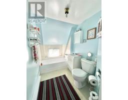 13 Beaumont Avenue thumbnail 32