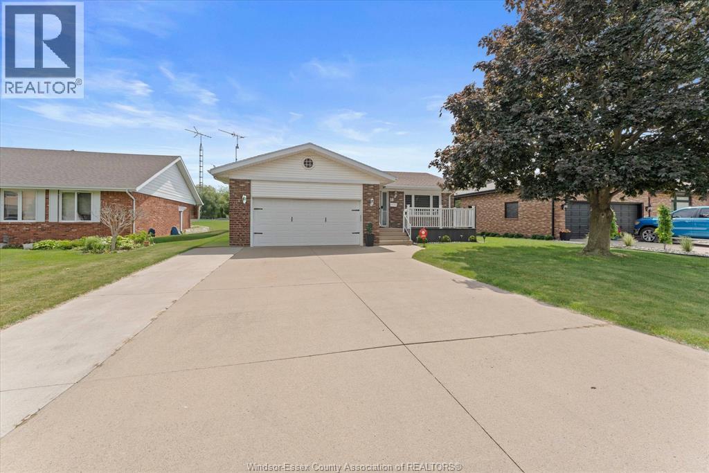 18 ELIZABETH CRESCENT - 2