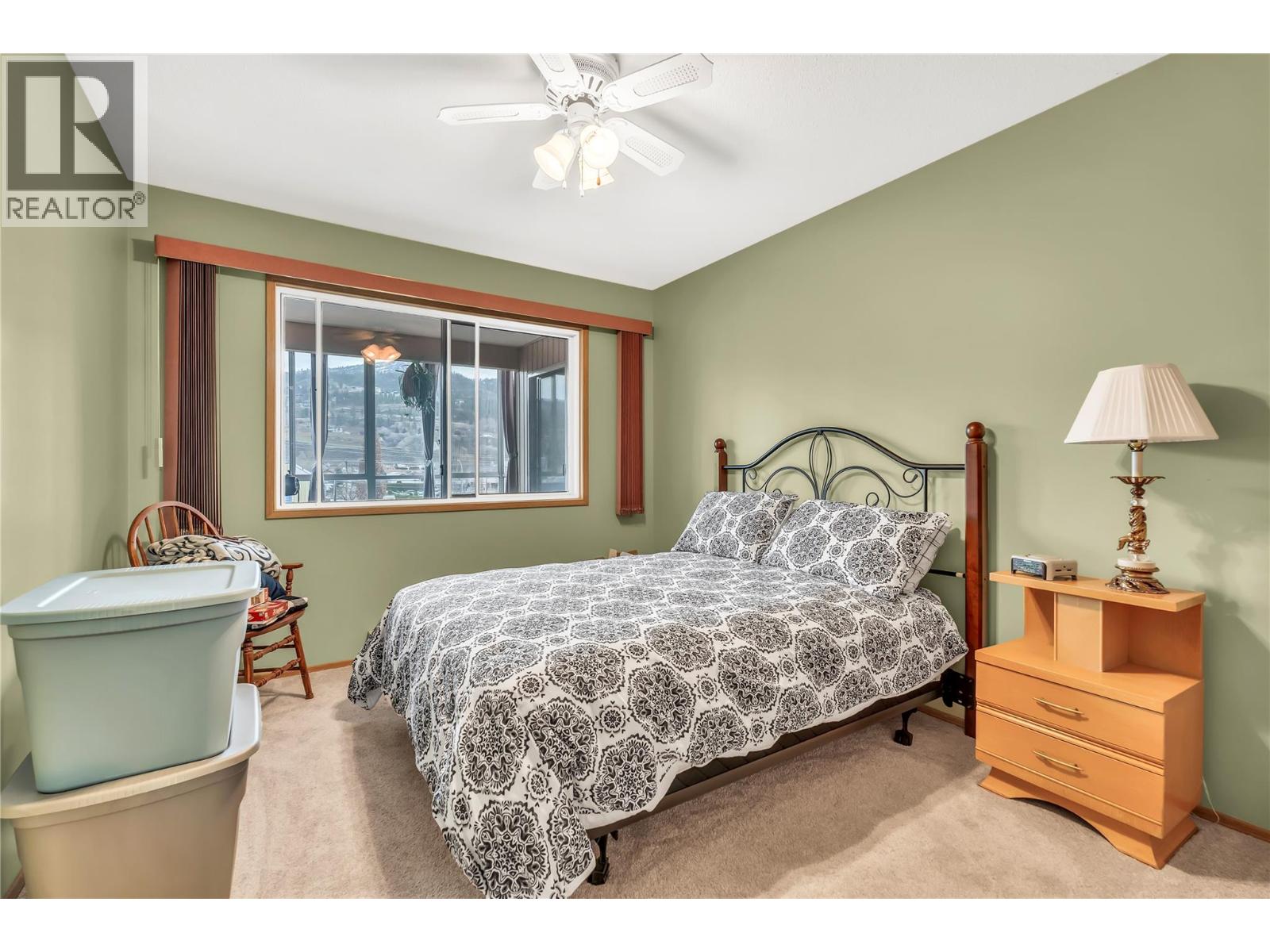 #402 272 Green Avenue W - 16