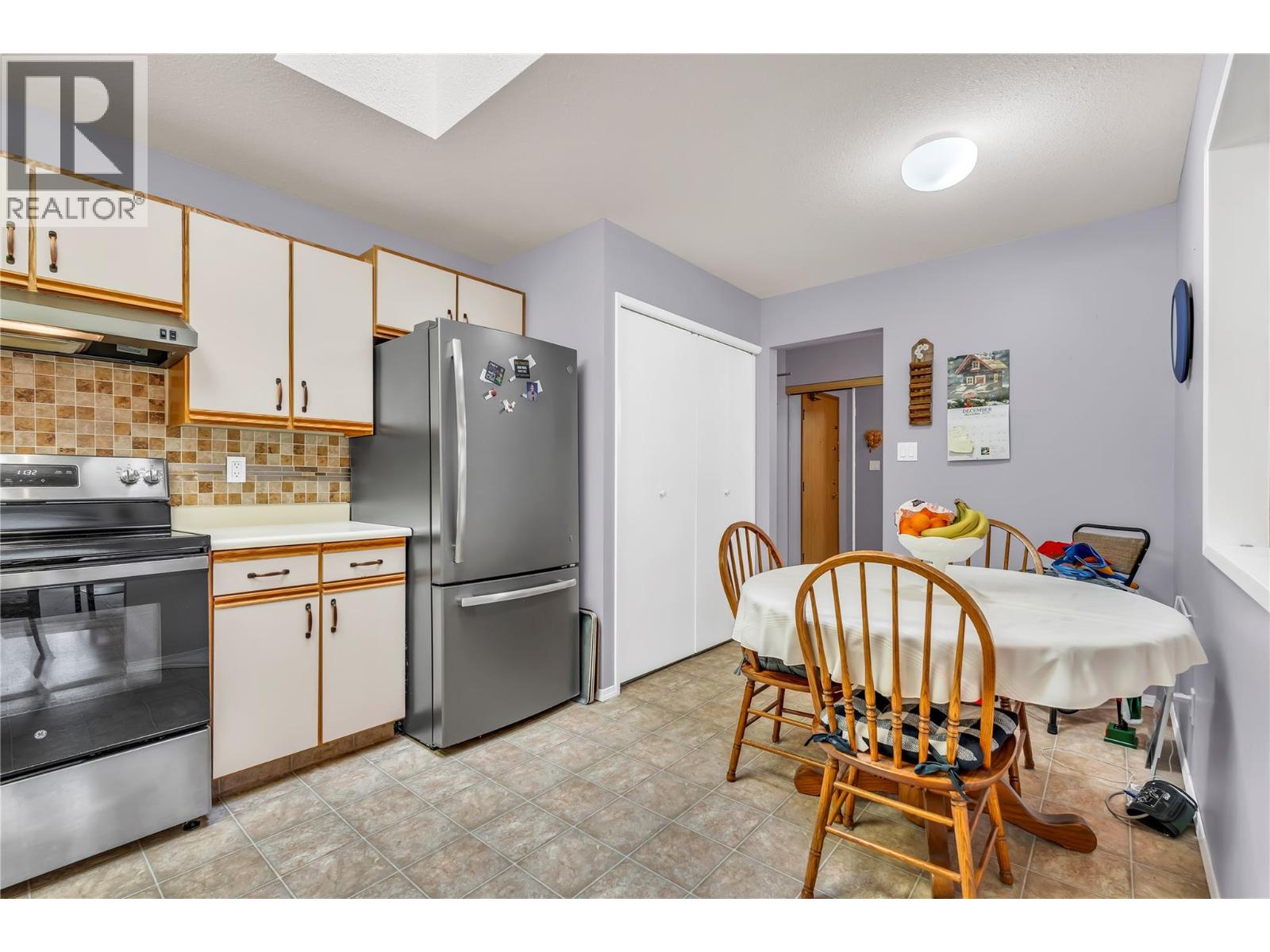 #402 272 Green Avenue W - 6