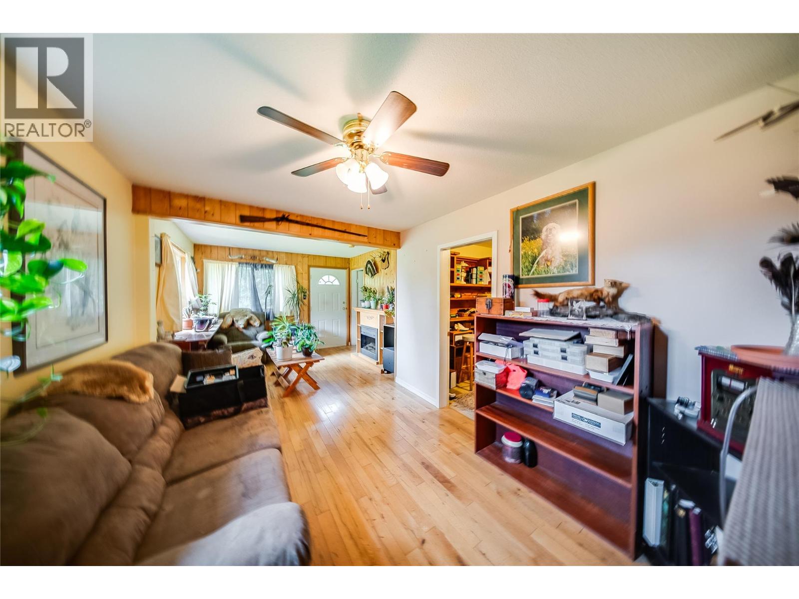 1562 Arrow Lakes Drive - Image 10