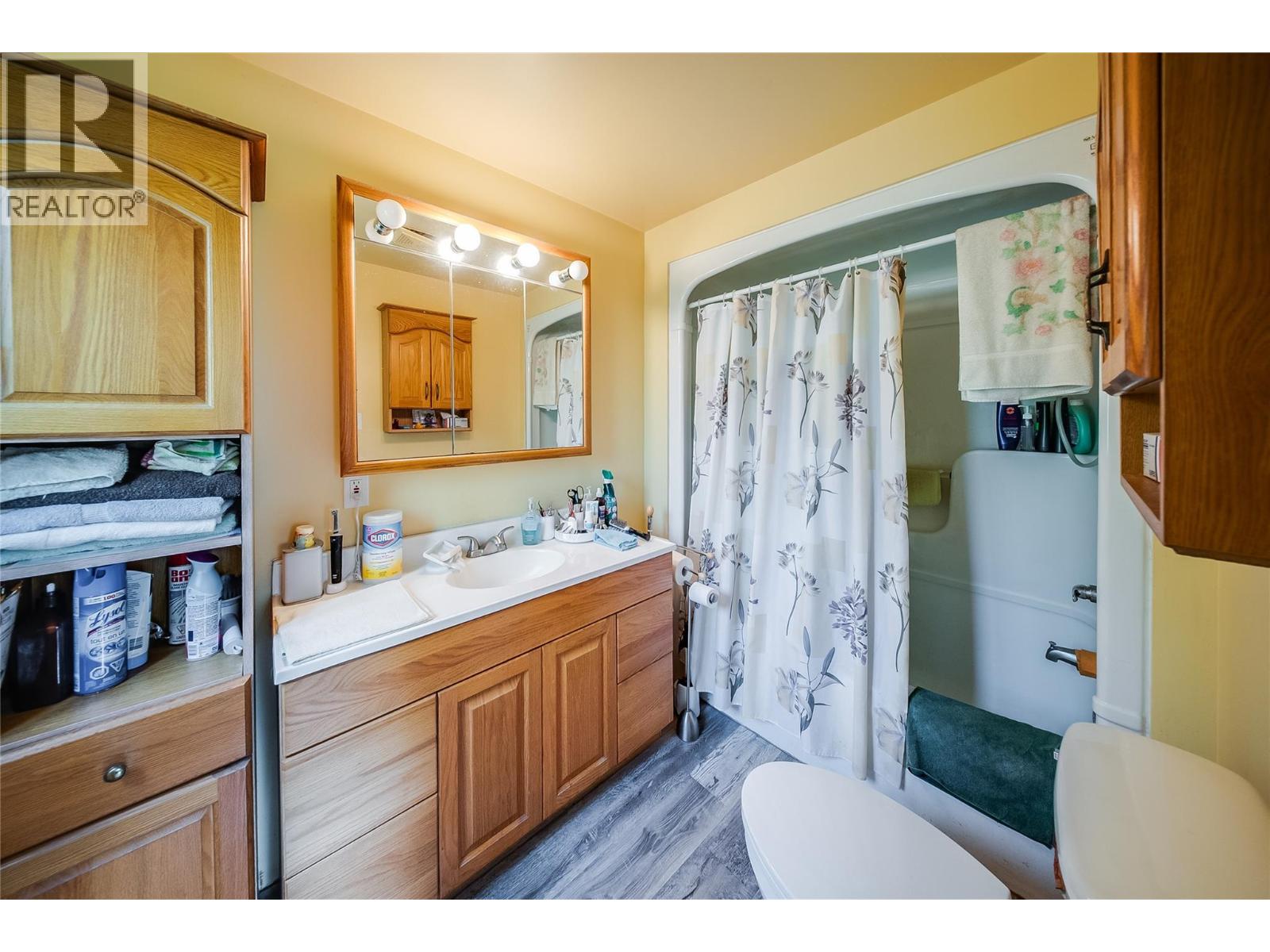 1562 Arrow Lakes Drive - Image 17